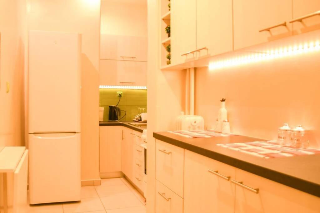 Апартаменты Sweet & Cosy Apt In The Center Of Афины Экстерьер фото